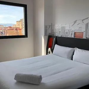 https://easyhotel-malaga-city-centre.hotelsinnerja.org
